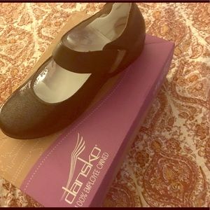 Dansko.  NWT.  Audrey Crackle.  Size 39.